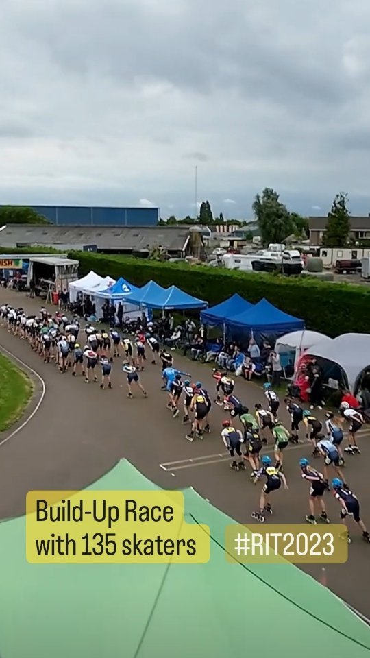 🚁 Build-Up Race RIT2023 😎
#RollingTogether with 135 skaters from Cadets to Seniors. Speeding up slowly every lap by 0,5 seconds ending with high speed and a final with normal elimination race. It was a great success 💪
What an experience for all if the skaters 📈🥵
Thanks to 🎥🎮 @coptercreationsde👌
#RIT2023 #inlineskating #skeeleren #Medemblik #Radboud #speedskating #patinaje