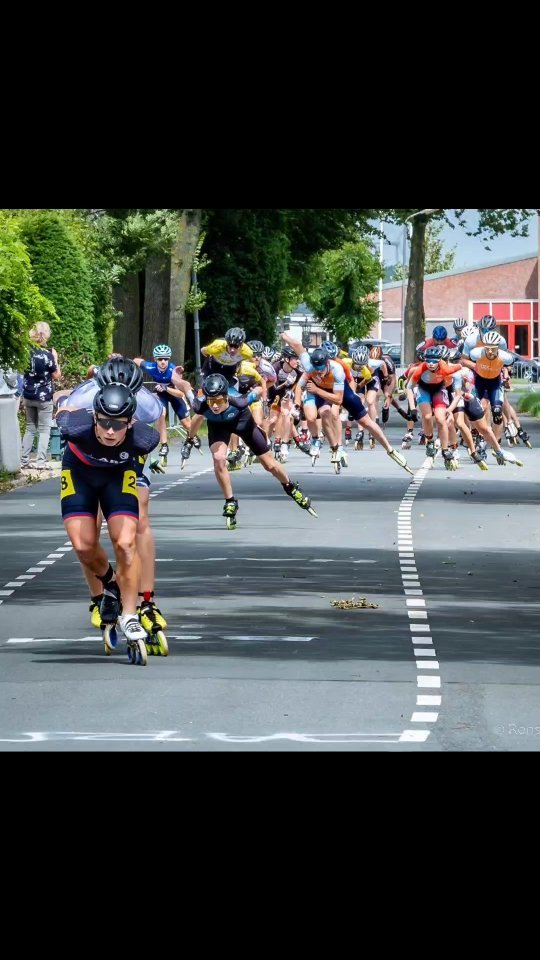 💯 Wielerronde van Nibbixwoud 🔥
We kunnen spreken van een geweldige nieuwe inline marathon!
Met grote dank aan @wielerronde_van_nibbixwoud. 🙏De aankleding, het publiek, de organisatie... het was fantastisch. Namens alle skaters bedankt voor deze toffe ervaring 🤗👌👍
#wielerrondenibbixwoud #Nibbixwoud #inlineskating #RollingTogether #skeeleren