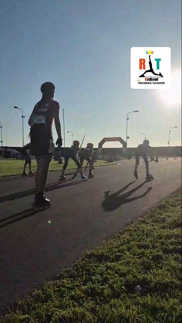 ๐ Relay races at Nacht van Medemblik ๐
Het RIT is een 3 daagse, maar per dag zijn er ook icinonische afstanden: zo ook de 1-uurs race! 22 teams in de baan!
#RIT2025 #RollingTogether XXL #inlineskating #patinaje
๐ฝ๏ธ๐๏ธ@tannikaoussoren