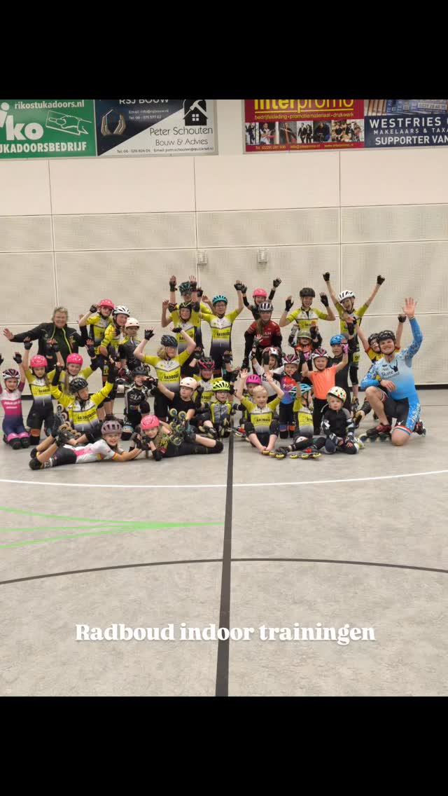 📢 Radboud indoortraining winter '25 - '26 😁

De hele winter lang skaten! 🎉💪

👉Dankzij het gevarieerde trainersteam kunnen de rijders weer uitdagende opbouwende oefeningen worden aangeleerd. Van skeelercontrole tot goede skeelerhouding worden de rijders gewezen op aanpassingen om beter te skaten.
Indoorskaten geeft een goede kans om aan de bochtentechniek te werken, wat ook voor het schaatsen goed is om beter over te kunnen stappen en balans te houden.

📈 Niveau: 
Met minstens 2 trainers wordt de training aangeboden. Voor de jongere en oudere rijders. 

📝 Aanmelden verloopt via de online inschrijfpagina (https://forms.gle/iszmhw8fLmVasVVD9) of scan de QR-code hierboven. Daar zijn abonnementen en dagkaartjes aan te klikken.

Ook niet-Radboudleden zijn welkom, graag aanmelden via de link.

📌Sporthal de Dres in Nibbixwoud 

#RADBOUDBIKKELS #Indoorskating #RollingTogether #Inlineskaten #skeeleren